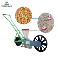 Mali stroj za sadnju luka